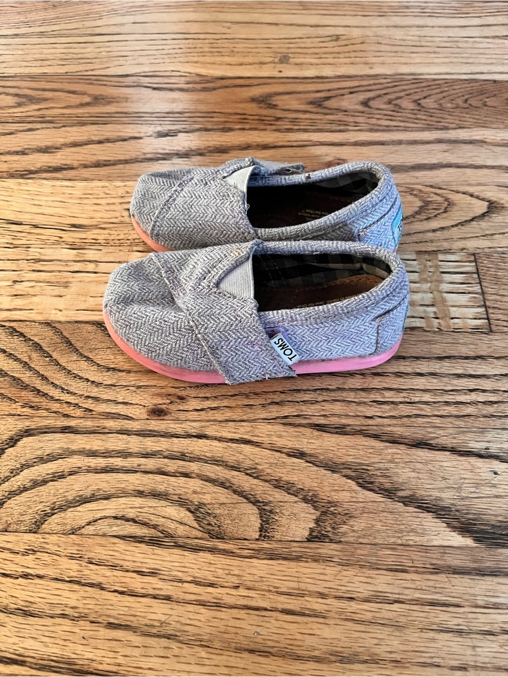 Toms Toddler Slip-On Sneakers in Gray with Pink Soles Sz 5.5